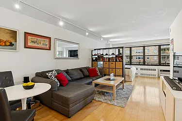 345 East 81st Street, #6D