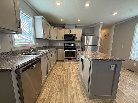 4th image of 71400 Van Dyke Rd #258