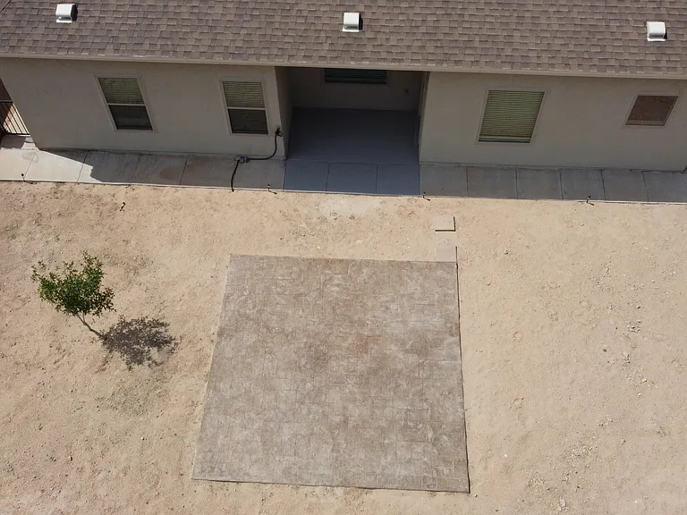 620 Adrian Arellano St W — Photo 12