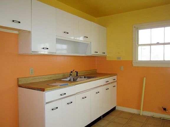5th image of 2737 Kay Ave