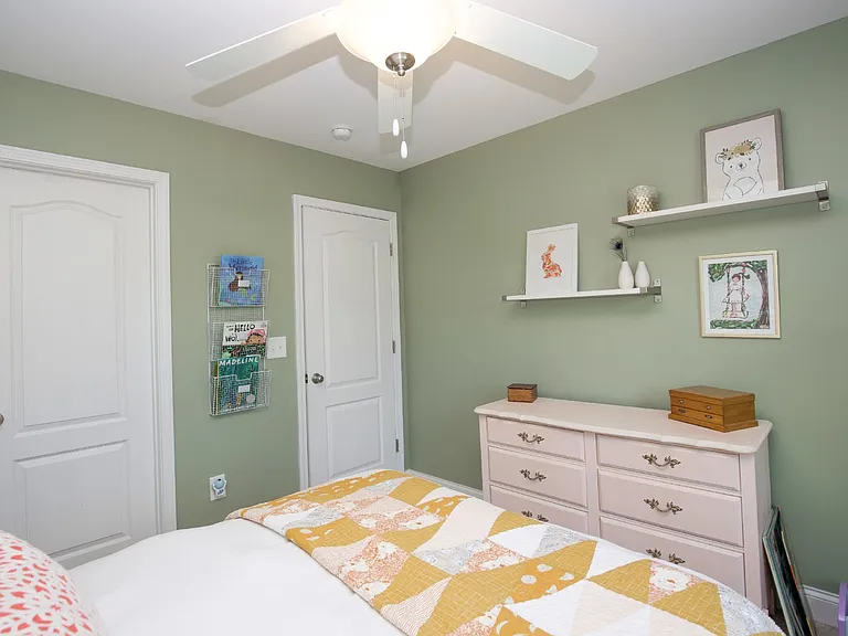 240 Parrish Ln — Photo 37