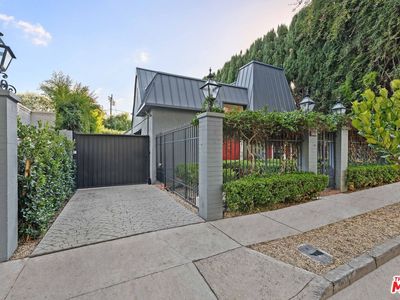 9044 Elevado St, West Hollywood, CA, 90069