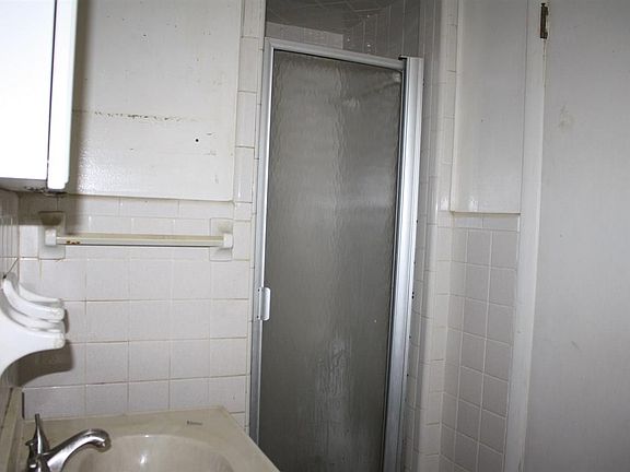 5th image of 6040 NE Bradshaw St