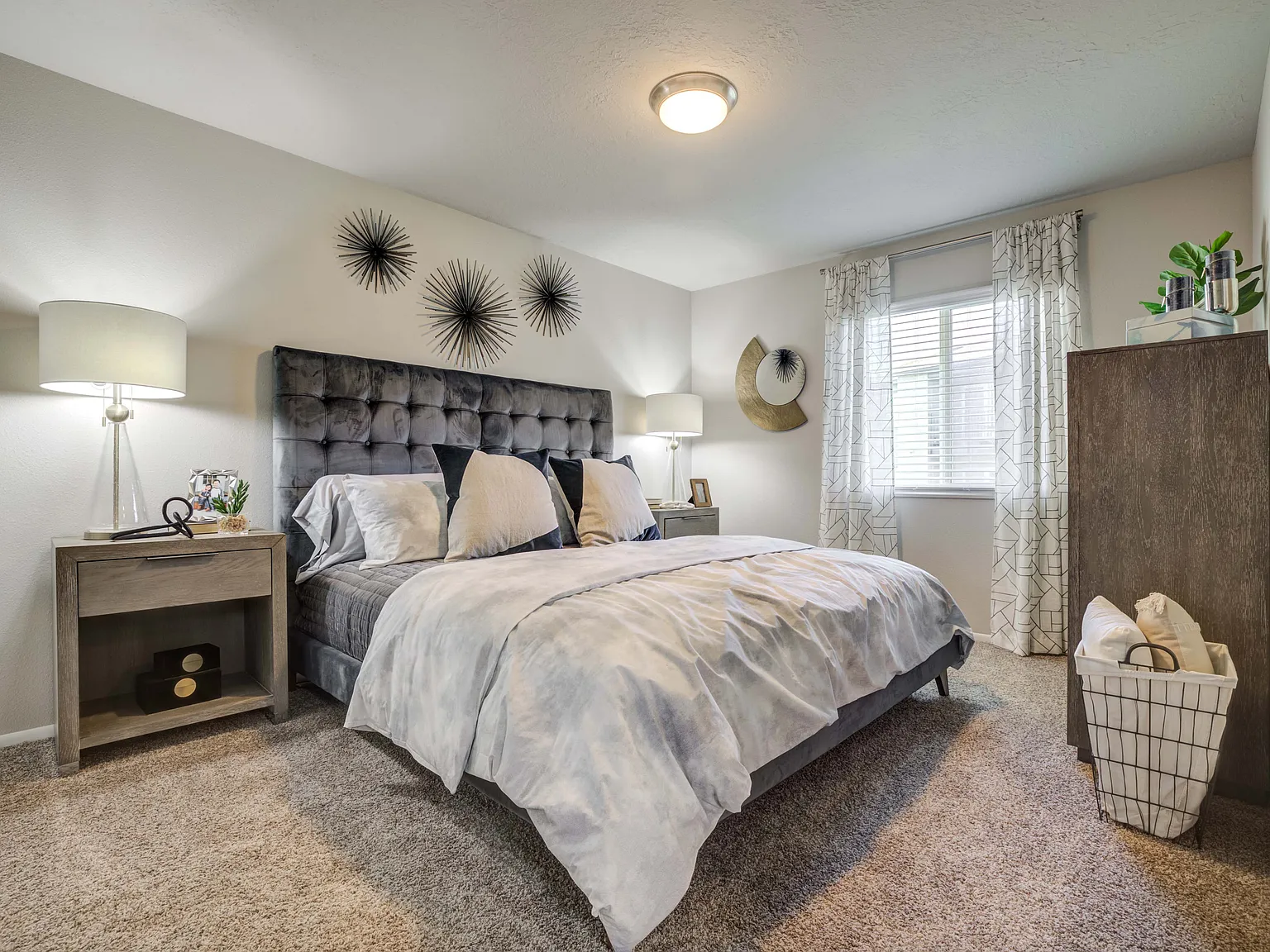Cherry Creek Apartments — Photo 4