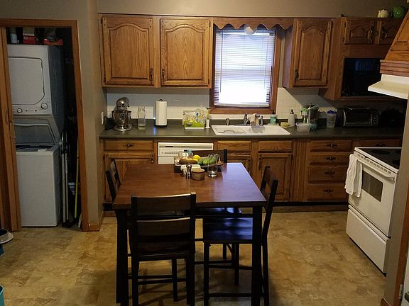 3rd image of 1852 Taylor St NE #2