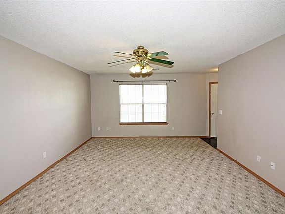 5th image of 1301 Crescent St