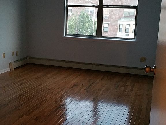5th image of 109 Macdougal St Floor 3
