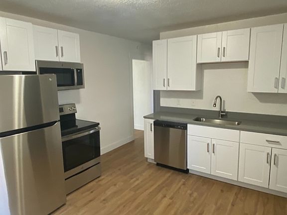 3rd image of 458 E Lambourne Ave #B