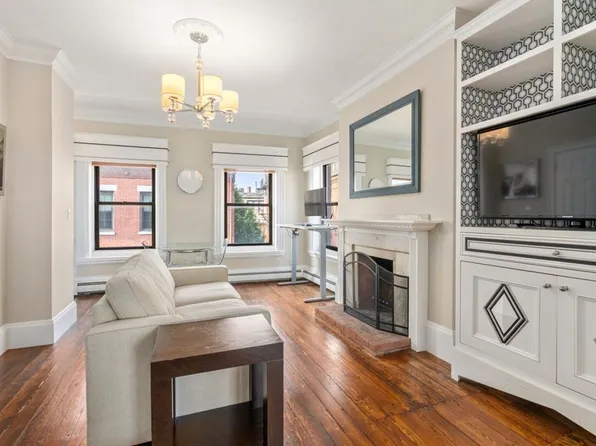 2 Harvard Pl APT 3, Charlestown, MA 02129