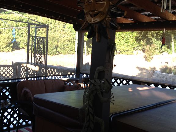 Hot tub area, patio enclosed