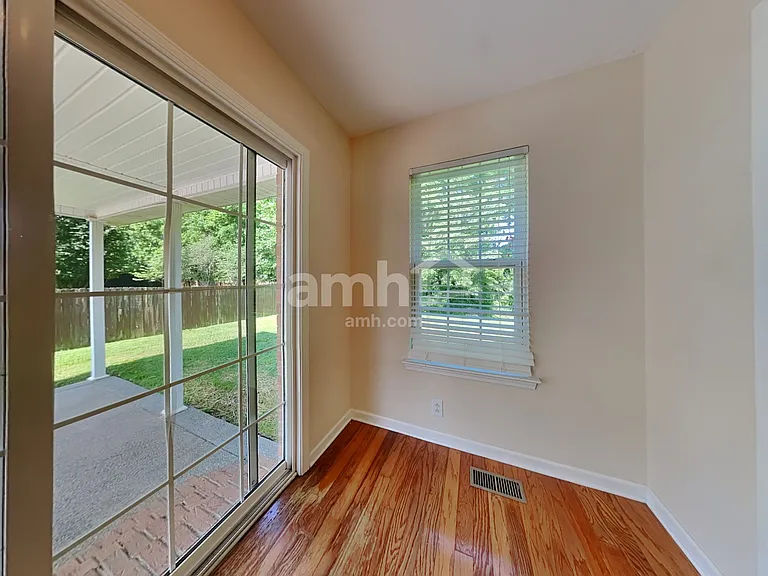 3146 Jenkins Dr — Photo 8