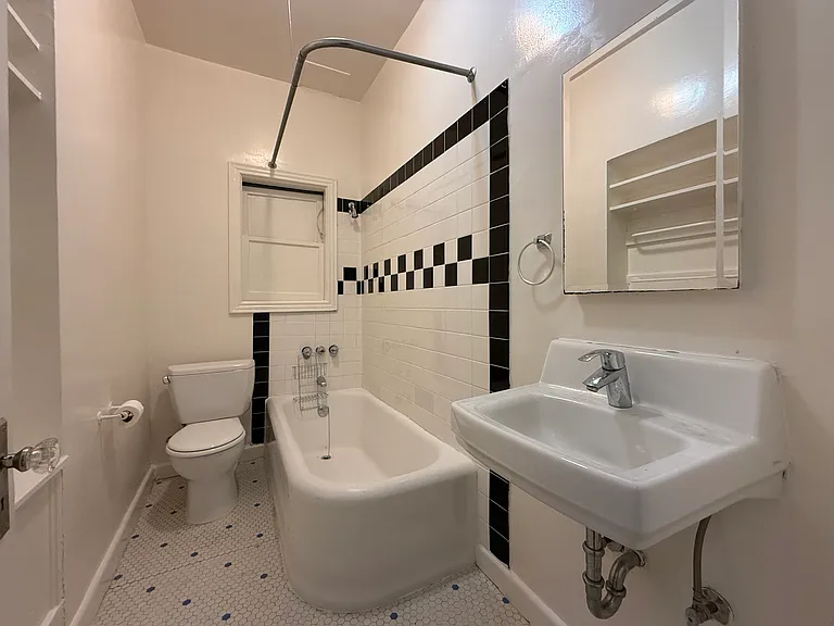439 49th Street — Photo 14