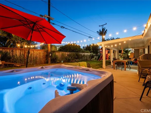 271 Rose Ln, Costa Mesa, CA 92627