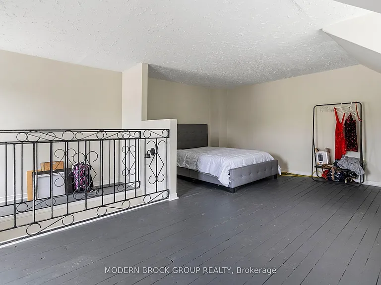 322 King St W — Photo 20