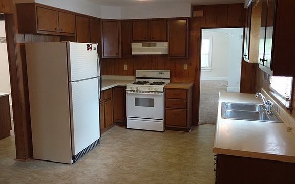 4th image of 117 N May St #117