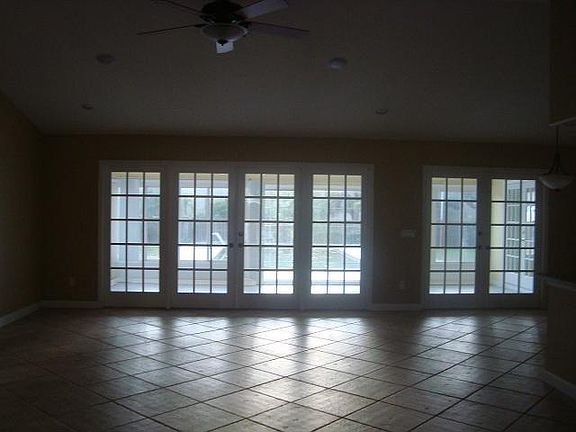 4th image of 155 41st Ct