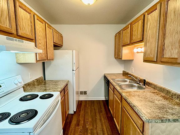 3rd image of 2756 Golfside Dr #116