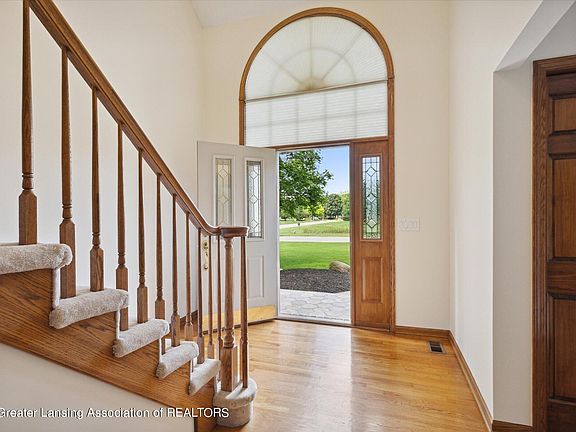5th image of 2387 Forest Oak Trl