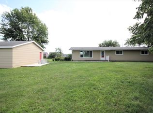 8940 Wendover Rd, West Des Moines, IA 50266