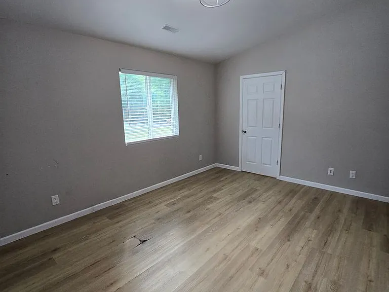 Country Shores Apartments — Photo 46