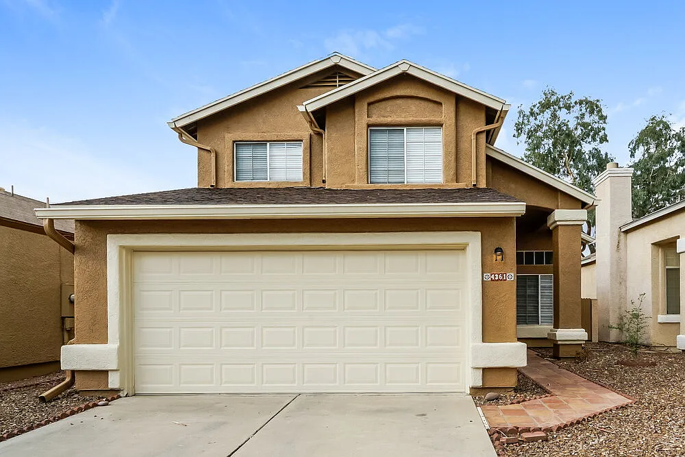 3 bed, 2.5 bath, 1549 sqft, $1,985 — Photo 1