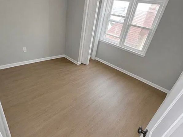 25 Rowland St #3