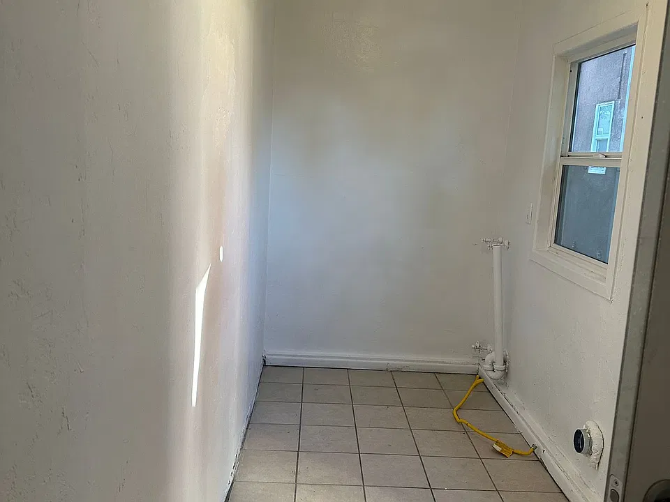 267 W 14th St