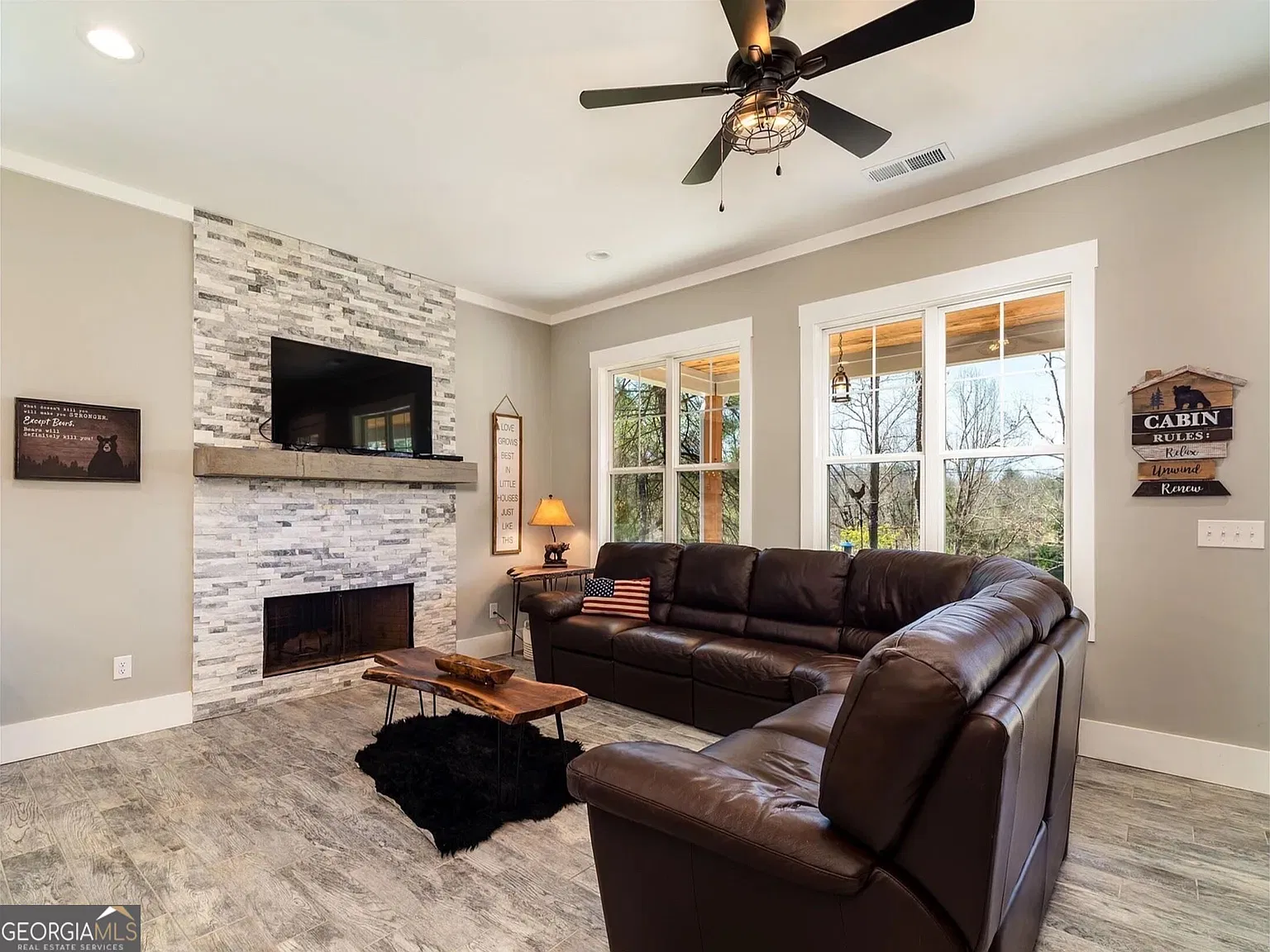 4 bed, 2.5 bath, 2252 sqft, $3,675 — Photo 4