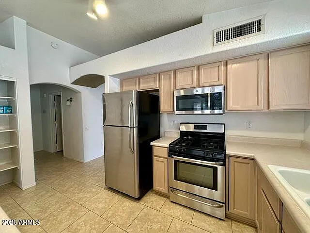 547 W Bluefield Ave — Photo 5