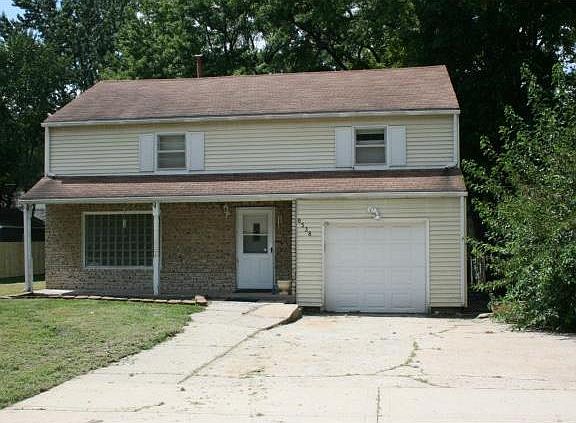 2nd image of 8538 Grandview Ln