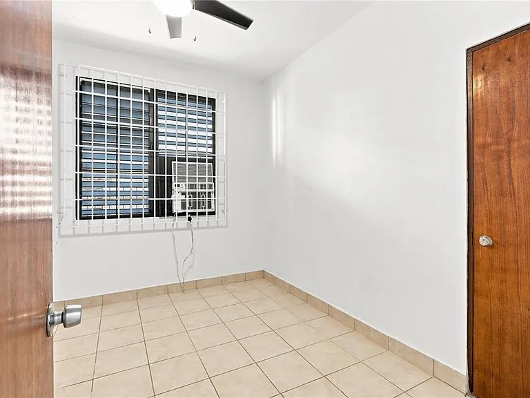 Calle Pineiro #67 Urb. Garcia Ubarri Apt. 1 — Photo 9