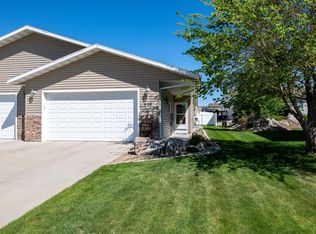 936 Canada Ave, Bismarck, ND 58503
