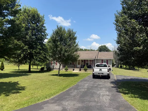 64 Lozano Rd, Albany, KY 42602
