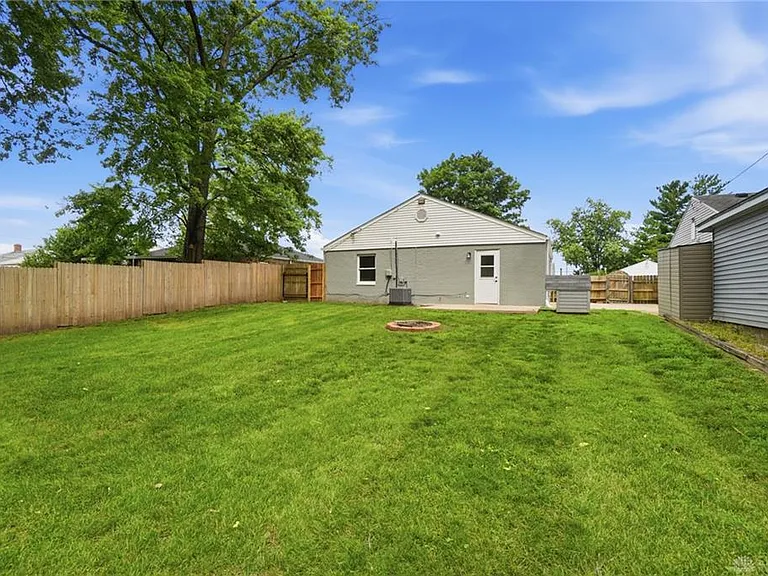 3924 Fulton Ave — Photo 26