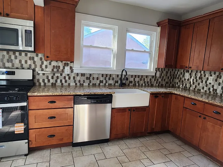 512 Pine St — Photo 11
