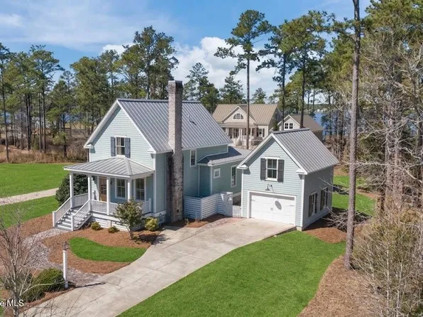 101 Oyster Point Road, Oriental, NC 28571
