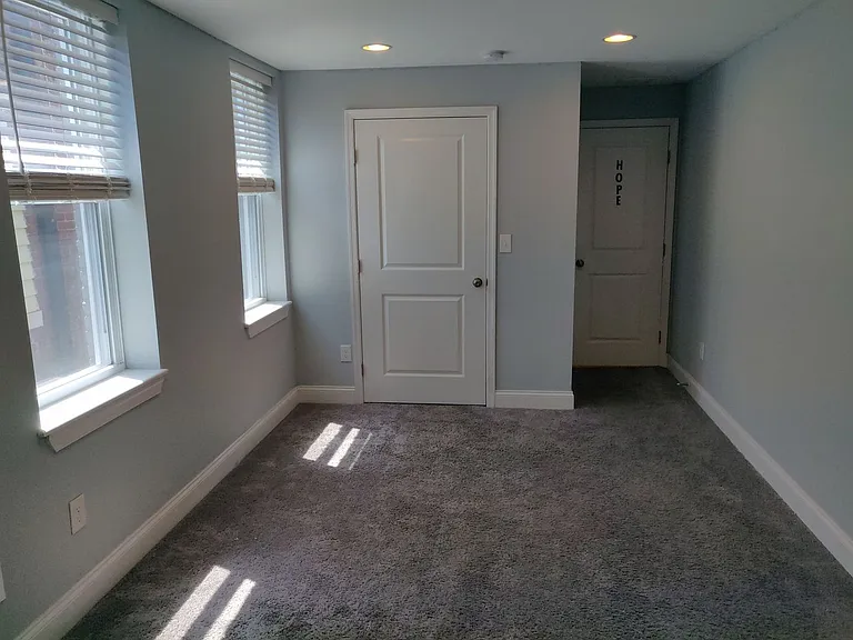 103 S Highland Ave — Photo 21