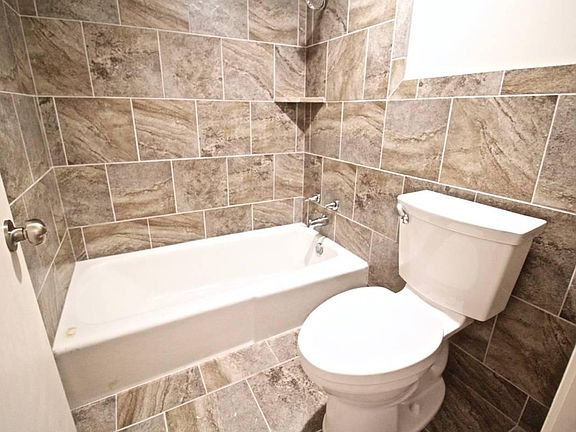 5th image of 3925 Clark Ave APT 1