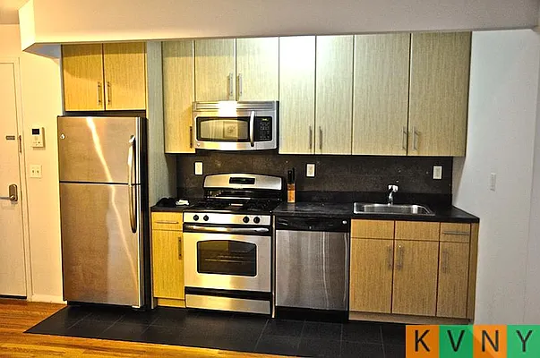 Rented by KVNY Soho | media 15