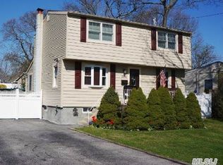 254 Norma Ave, West Islip, NY 11795