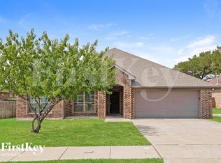 708 Woodcrest Dr, Ennis, TX 75119