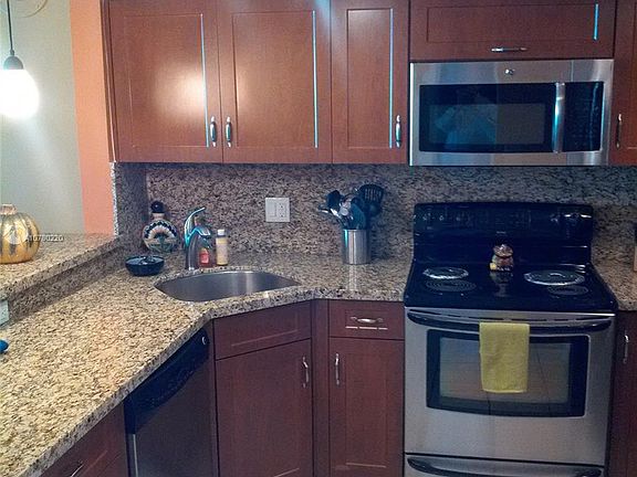 3rd image of 2625 Collins Ave APT 804