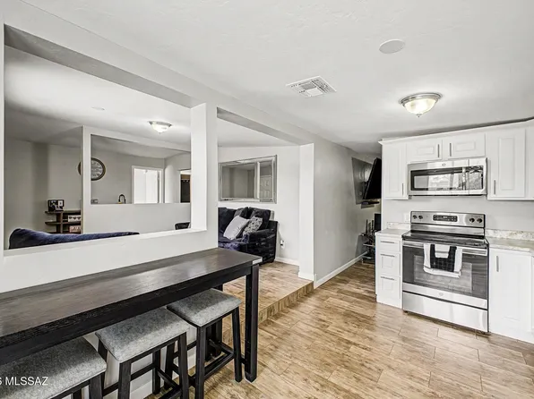 5110 S Hampton Roads Dr, Tucson, AZ 85706