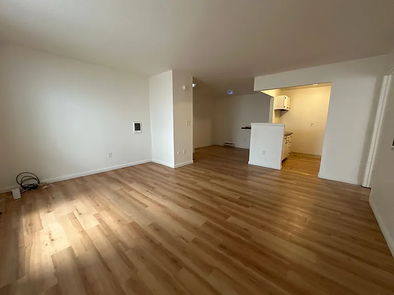 University Park Apartments near Cornell University — Photo 160