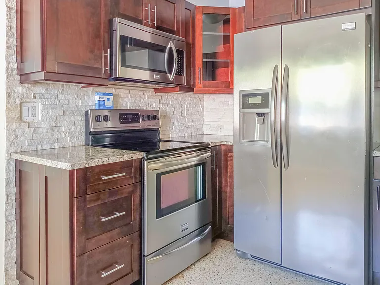 305 S Federal Hwy #1 — Photo 9