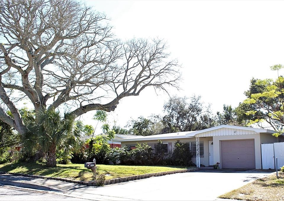 1st image of 1322 Hawaii Ave