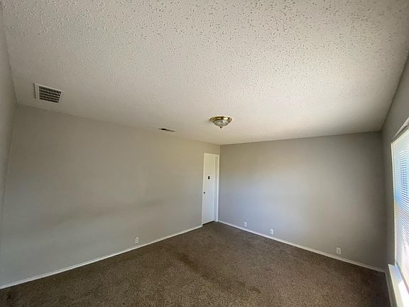 5th image of 1405 Gilday Dr