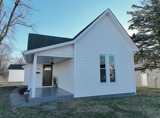 1109 Washington Ave, Washington, IN 47501