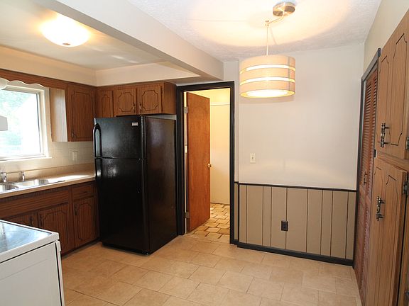 4th image of 5630 Oster Dr