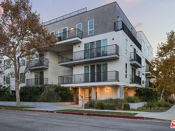 2nd image of 4806 Sylmar Ave #Penthouse 2